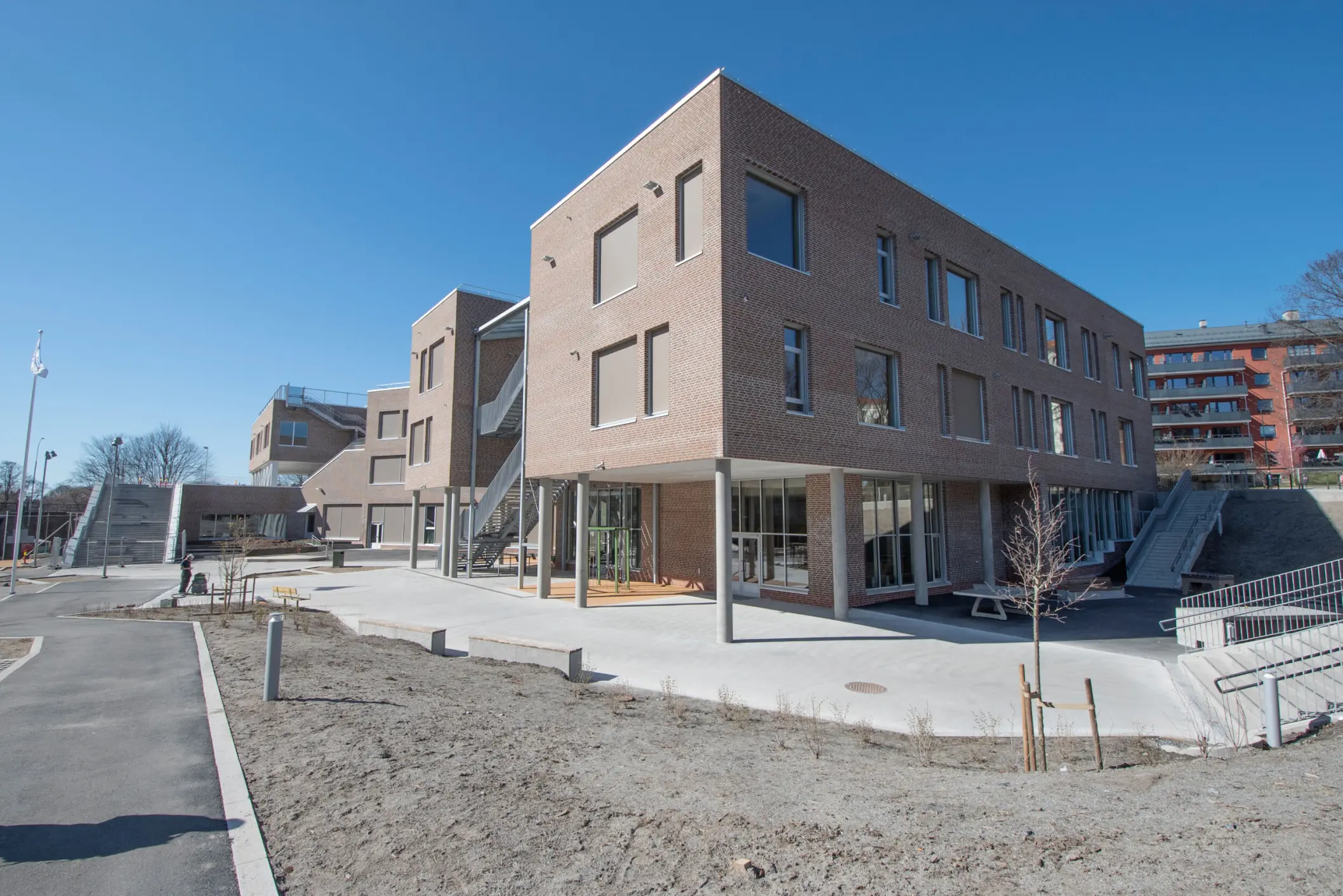 Bentsebrua skole